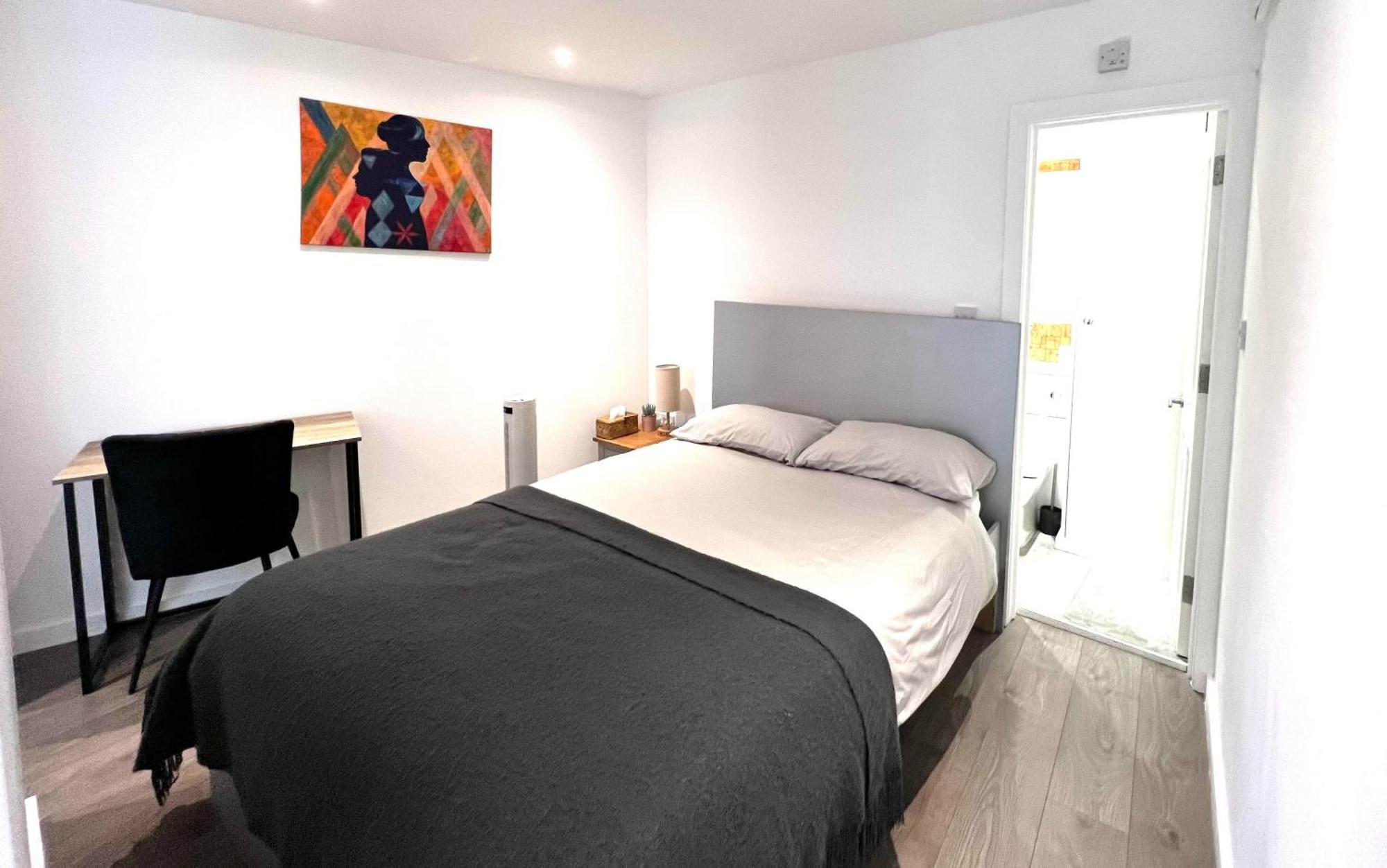 Modern Studio Apartment With Free Wifi Лондон Екстериор снимка