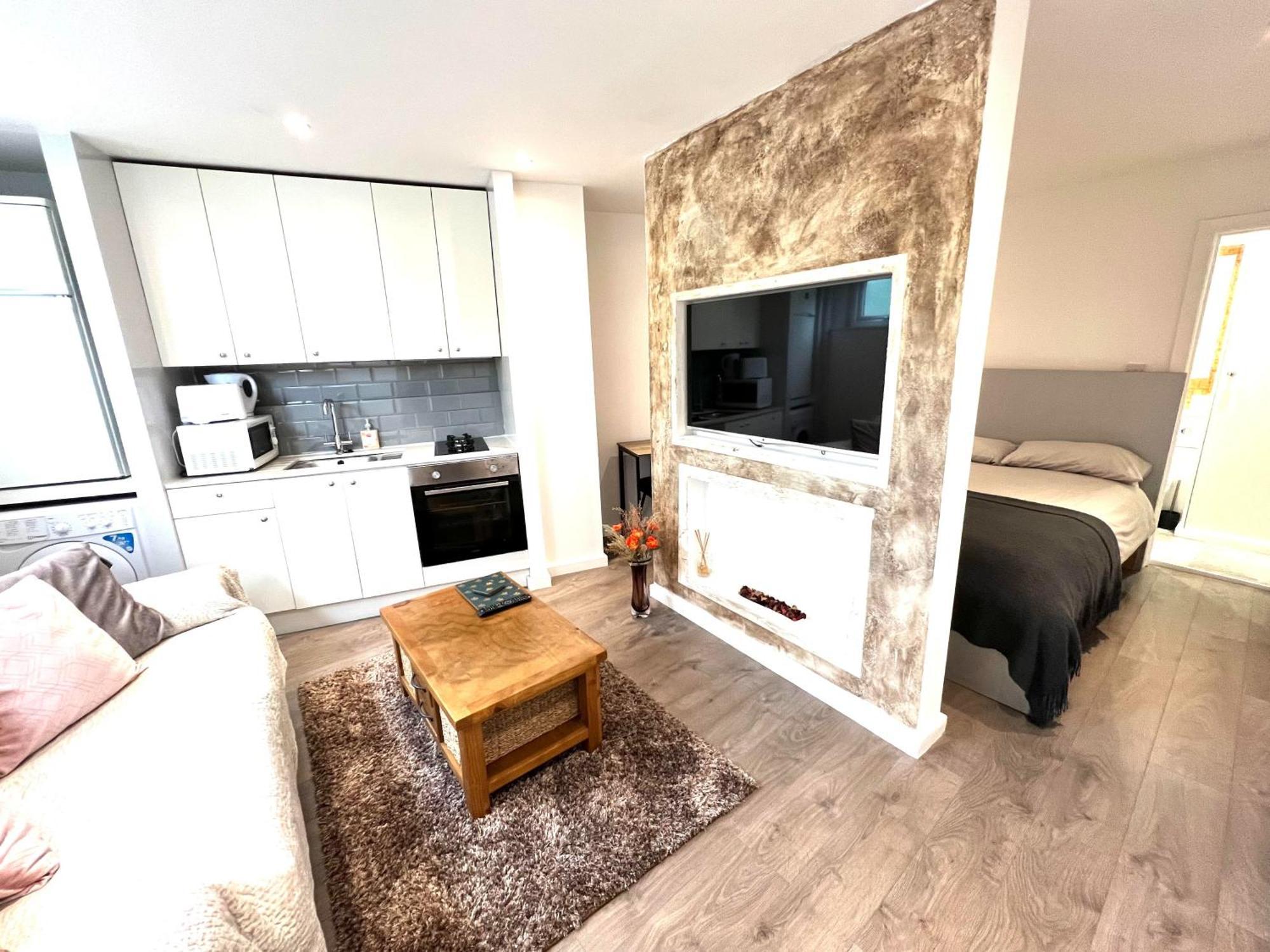 Modern Studio Apartment With Free Wifi Лондон Екстериор снимка